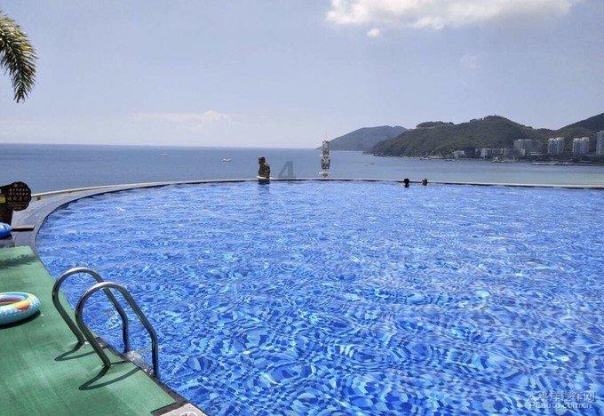 色度室逃生