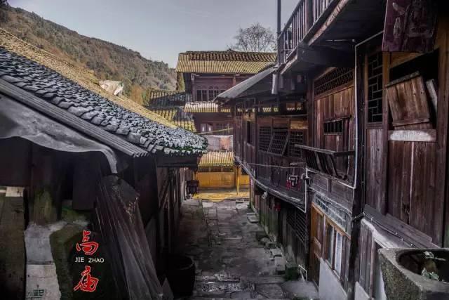 逃离无人大住宅
